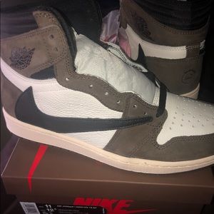 Travis Scott Jordan 1